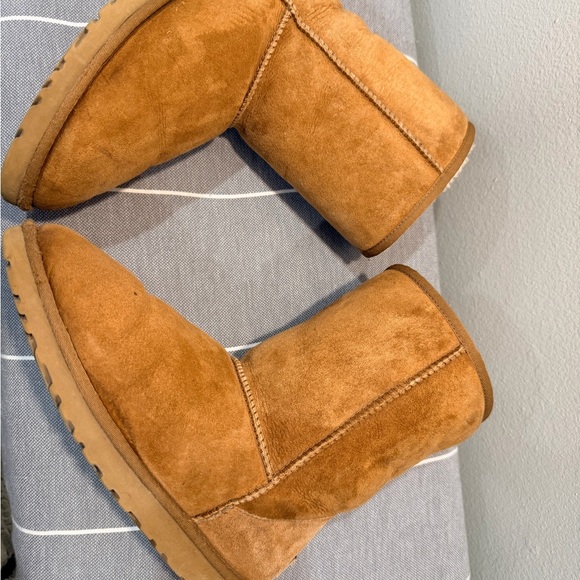 UGG Women's Classic Short II Boots in Chestnut - Picture 6 of 10